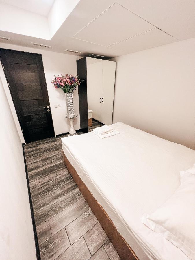 יירבאן It Hotel Tumanyan Street מראה חיצוני תמונה