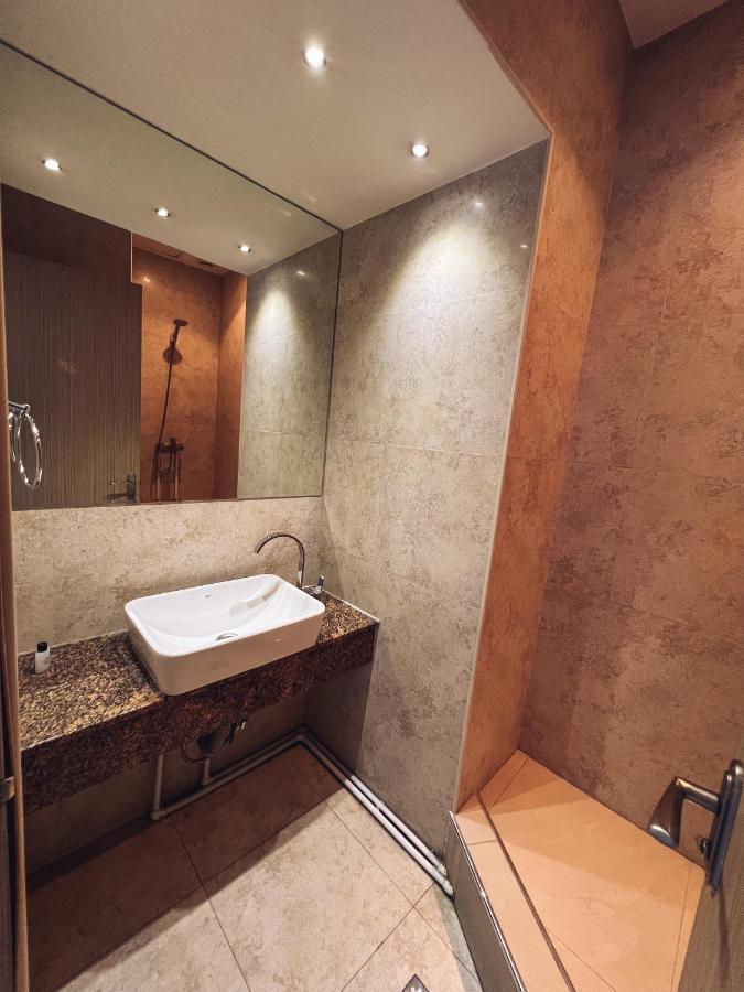 יירבאן It Hotel Tumanyan Street מראה חיצוני תמונה